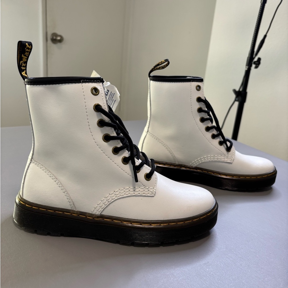 DR. MARTENS Zavala Boots white new woman’s size 5